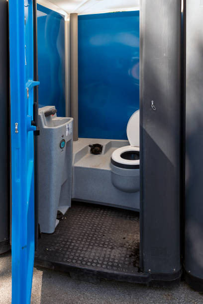 Portable Toilet Options We Offer in Saddle Rock, NY